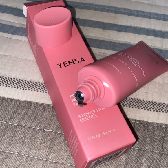Yensa 
PINK LOTUS PEPTIDE RENEWAL FACE CREAM - Picture 2 of 7